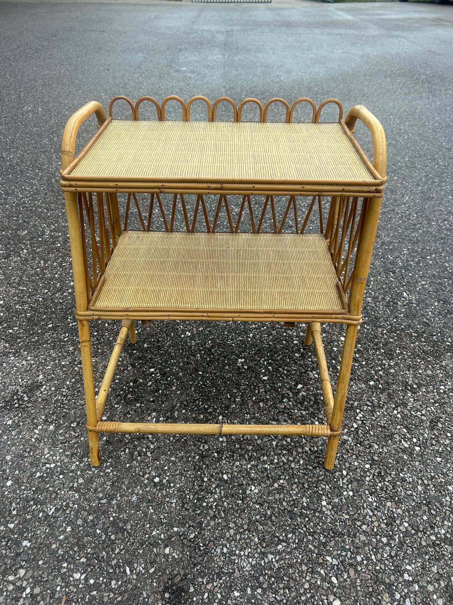 table d'appoint en rotin et osier  1970