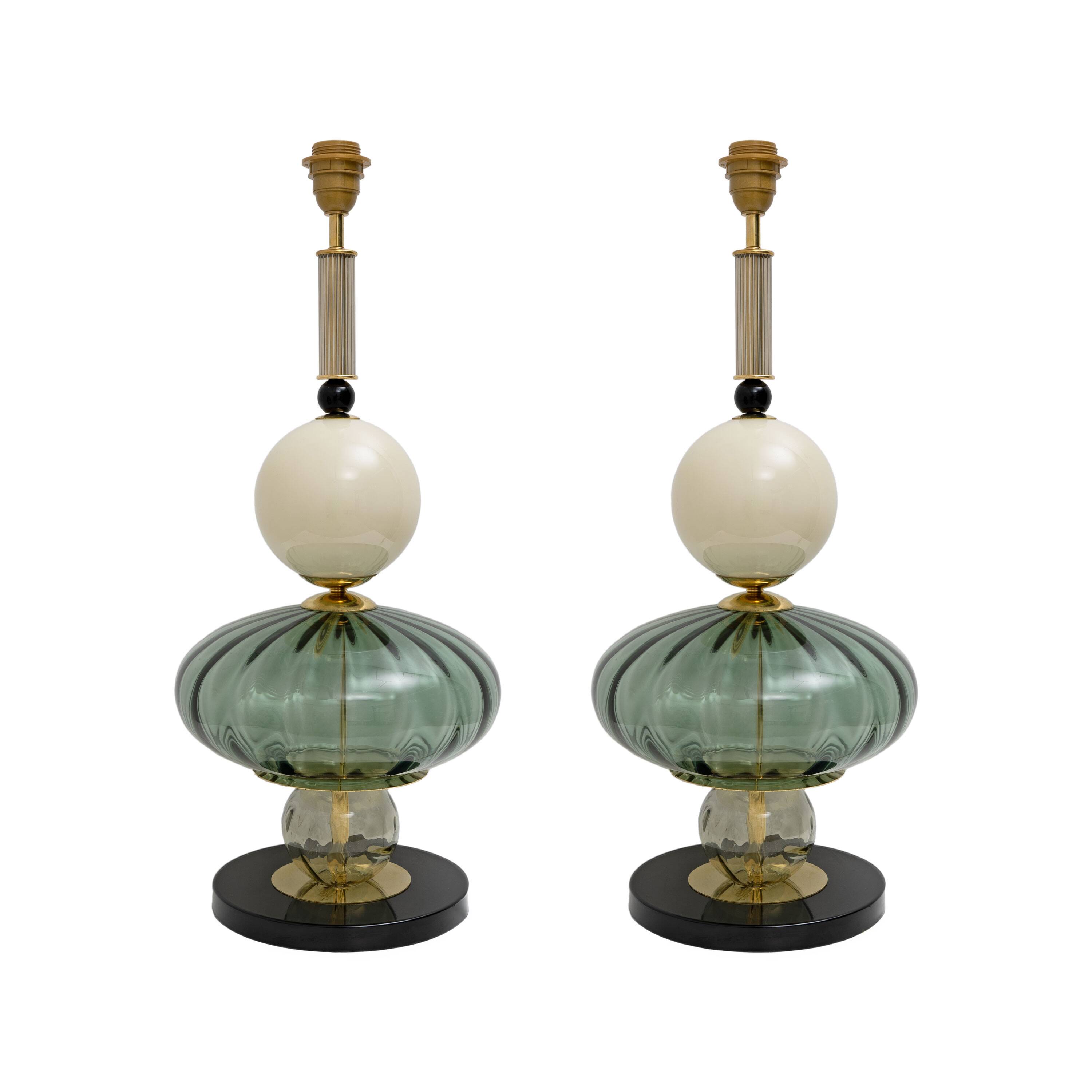 Paire de lampes de table géométriques en verre de Murano vert et blanc