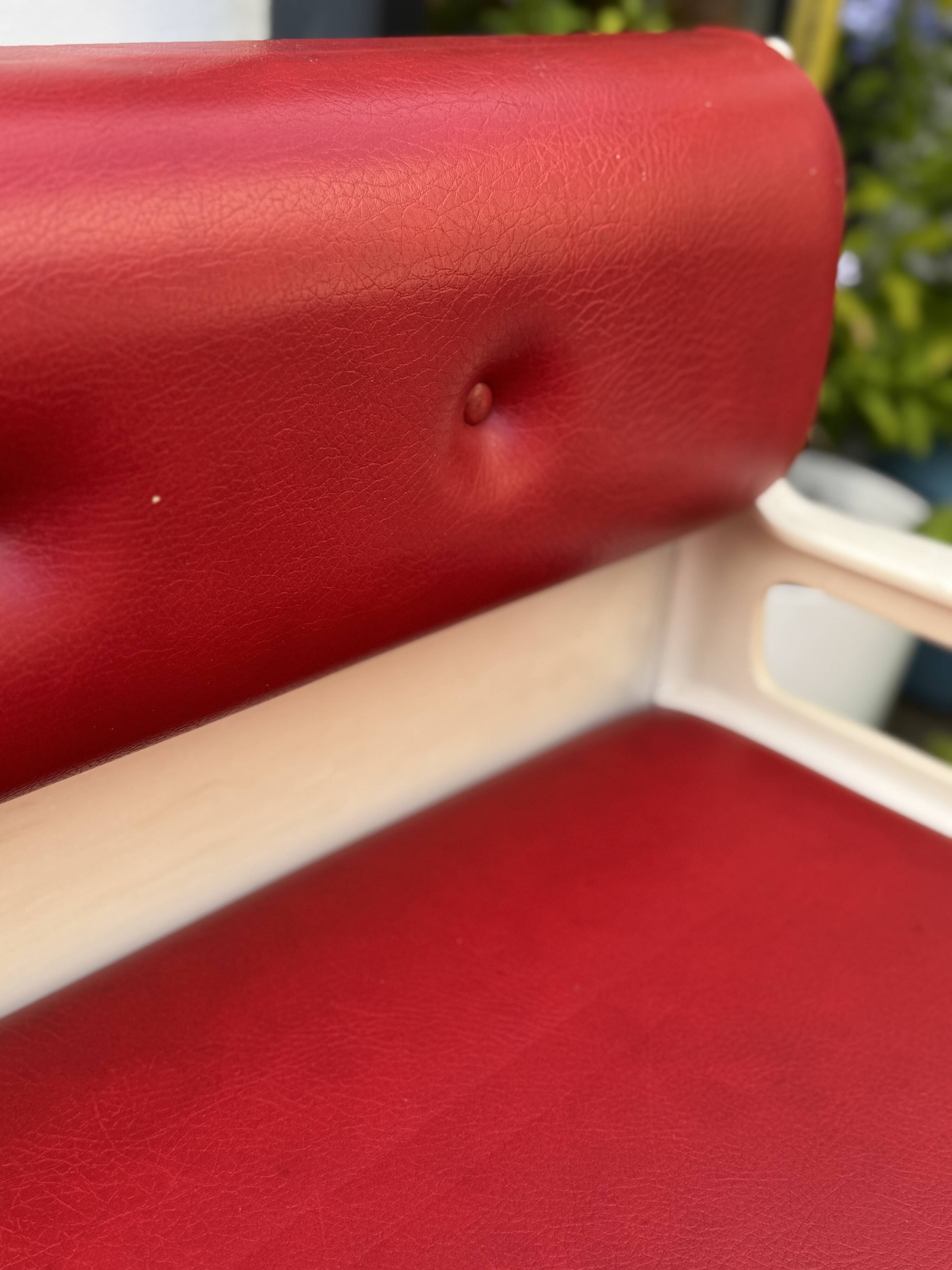 Space Age Bench by EKA Wohnmobel