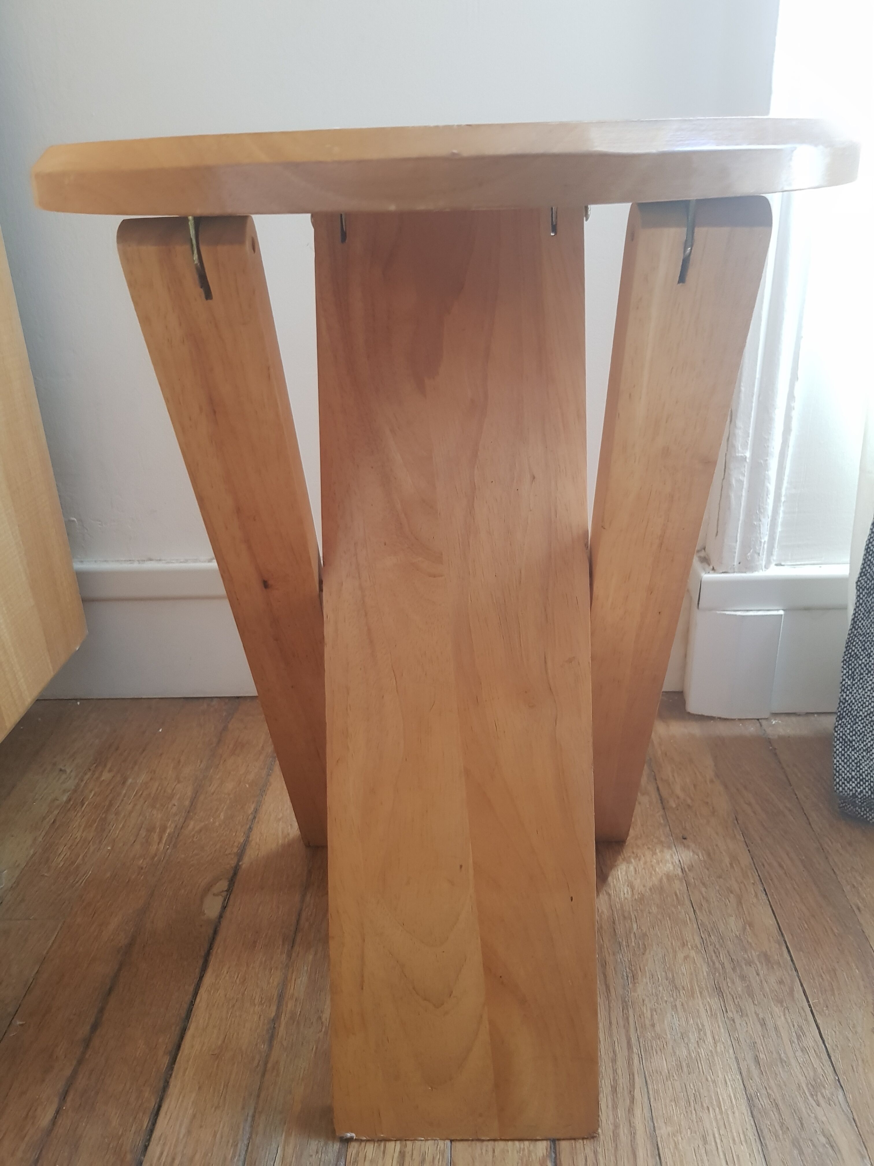 Suzy tabouret by Adrian Reed