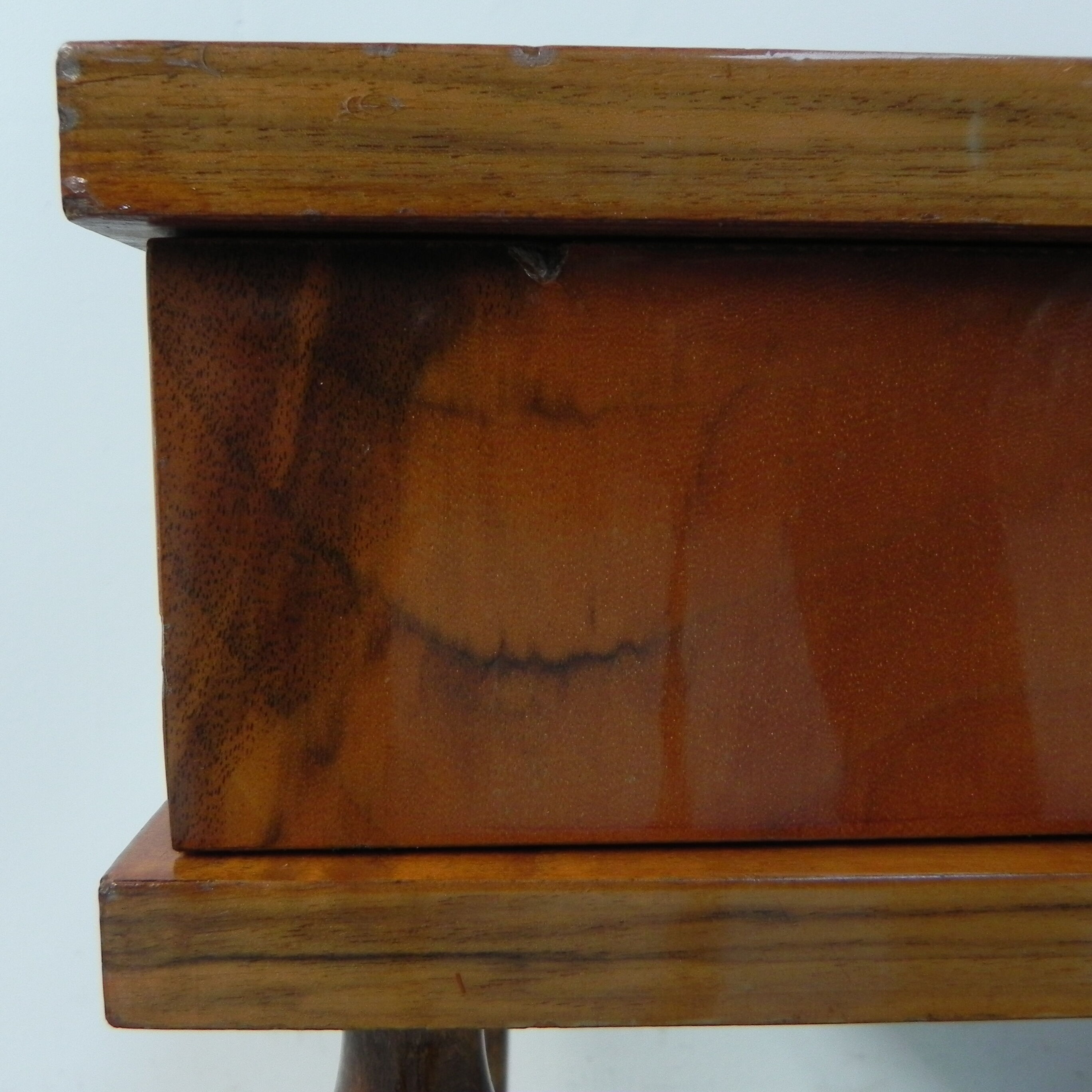 Bureau bas vintage avec 2 tiroirs NF ameublement