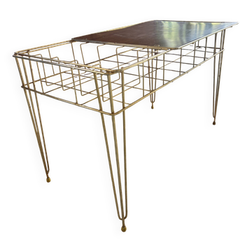 Table, magazine rack