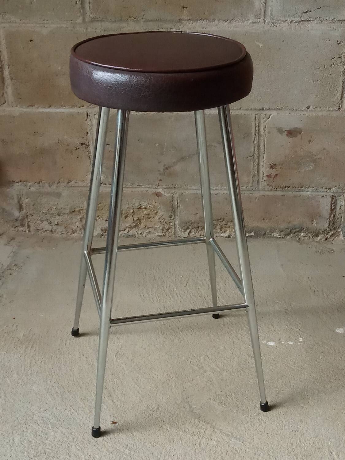 High leatherette stool