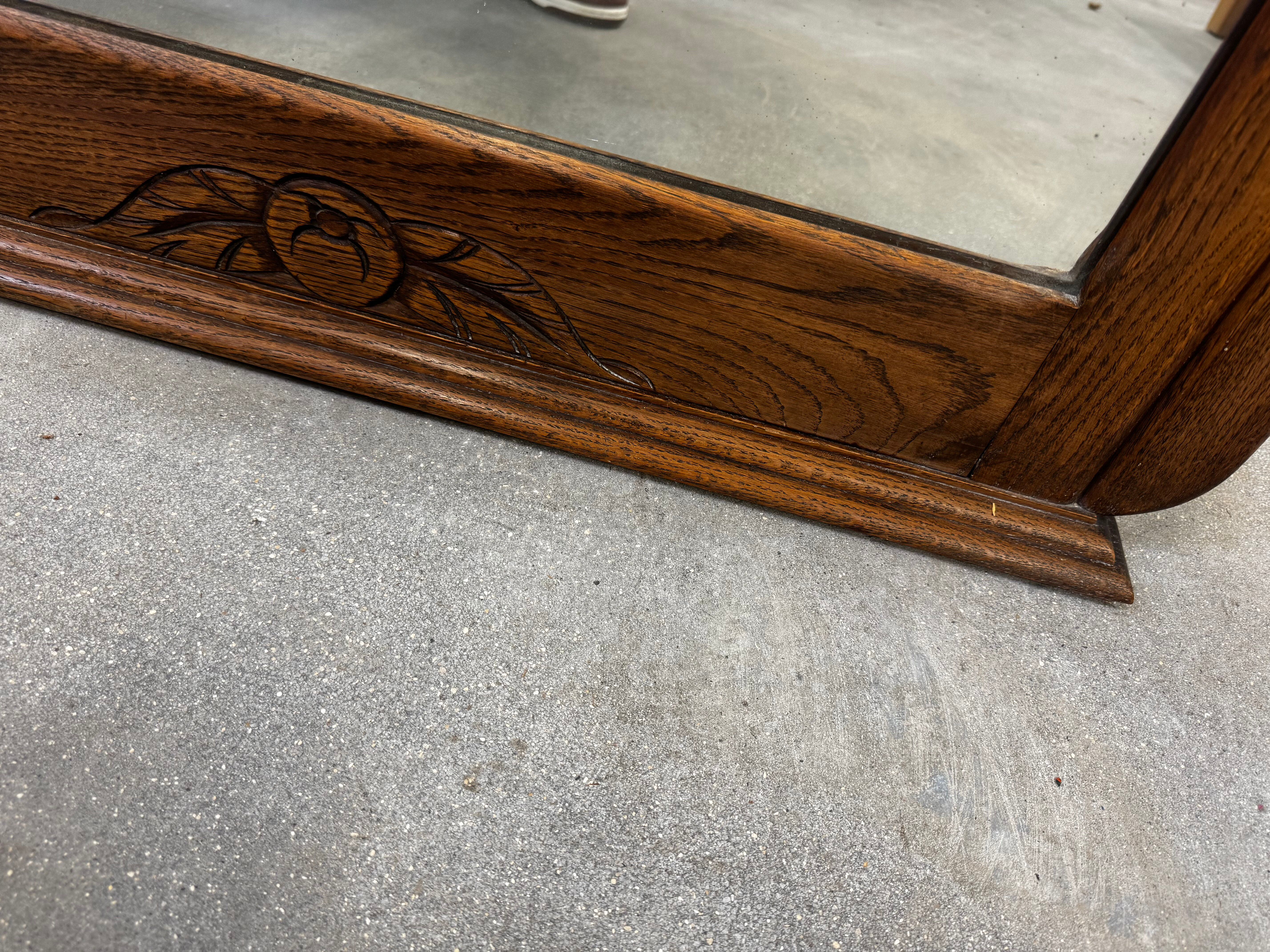 Art Deco mirror in carved oak – 1930s – 102 x 78 cm