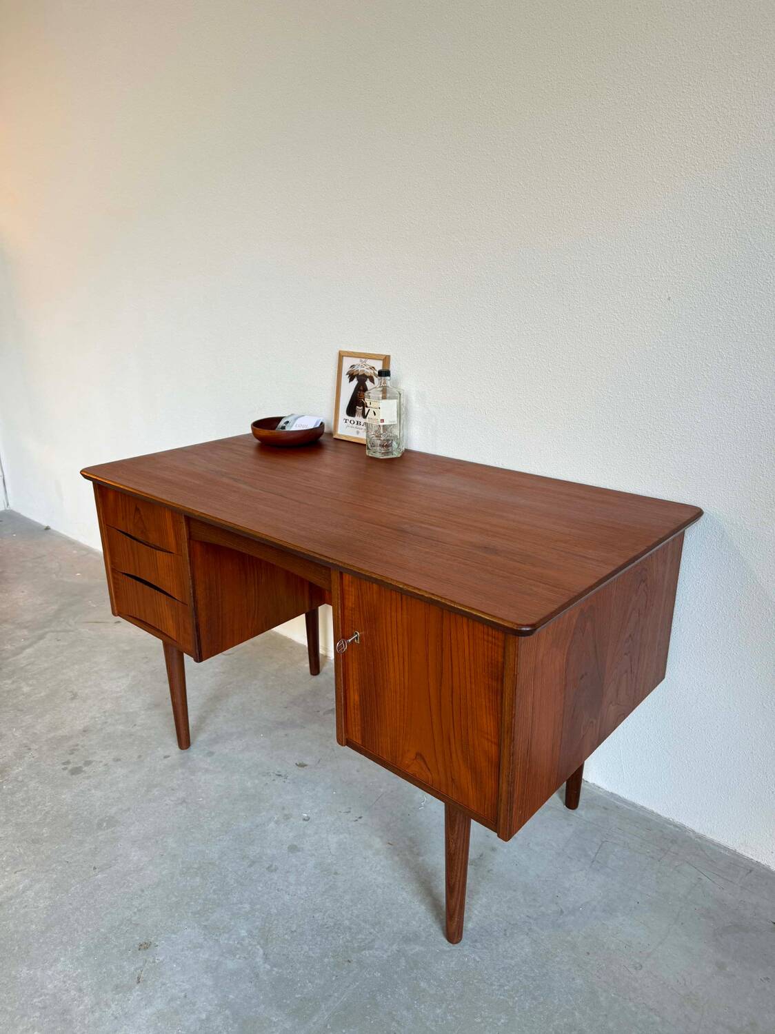 Vintage desk two-sided teak