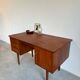 Bureau vintage en teck à deux faces