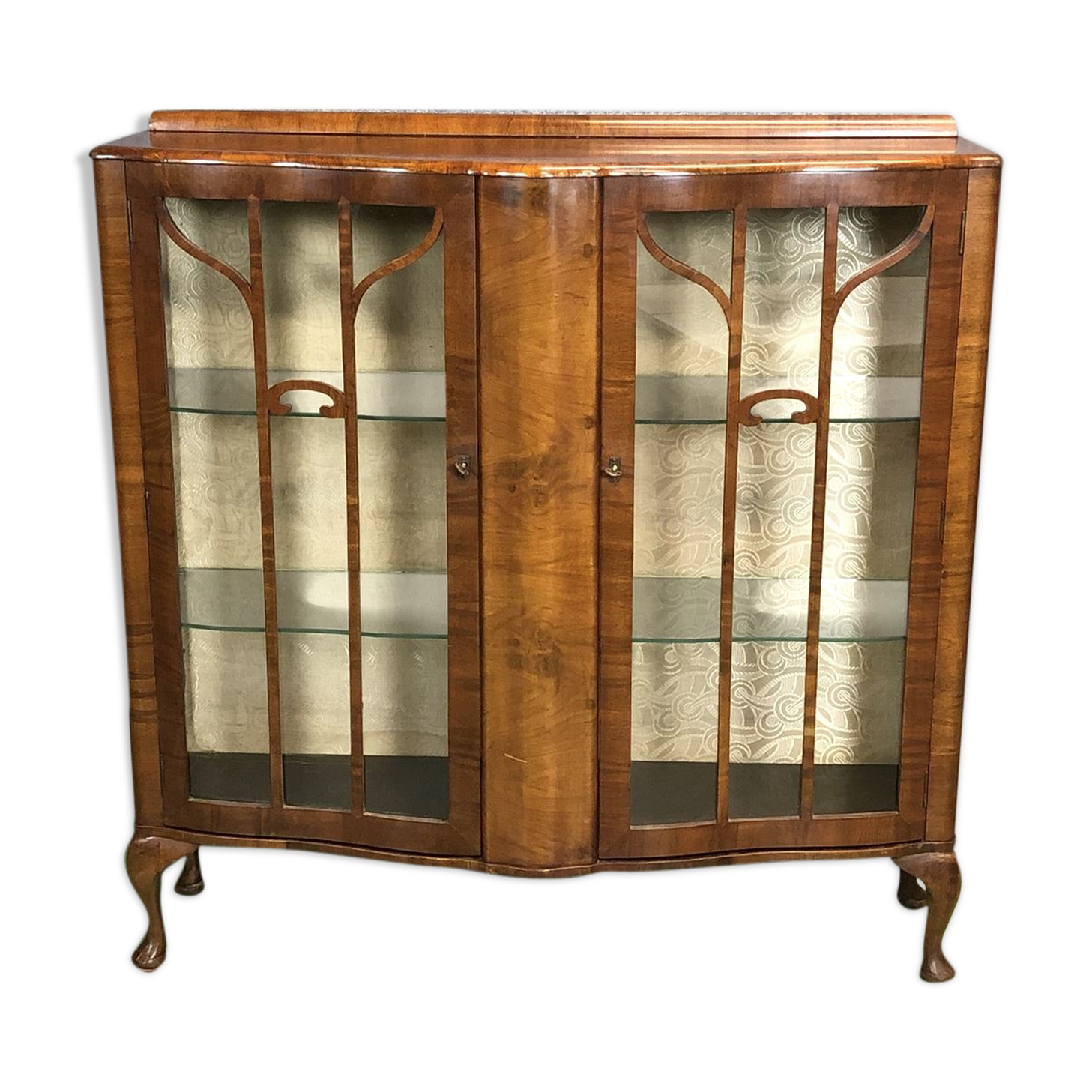 Walnut chippendale showcase - 1930s