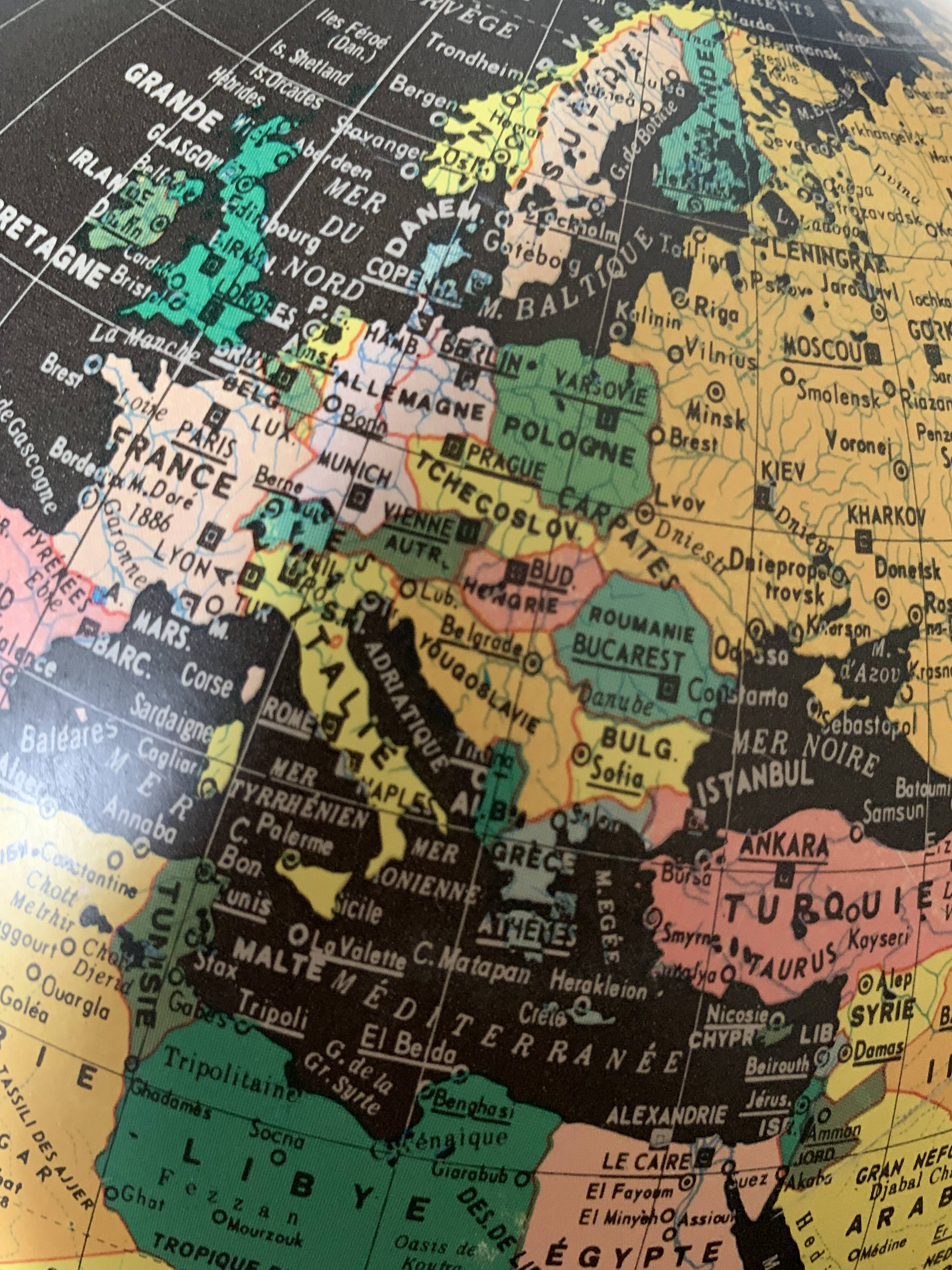 Black world map globe