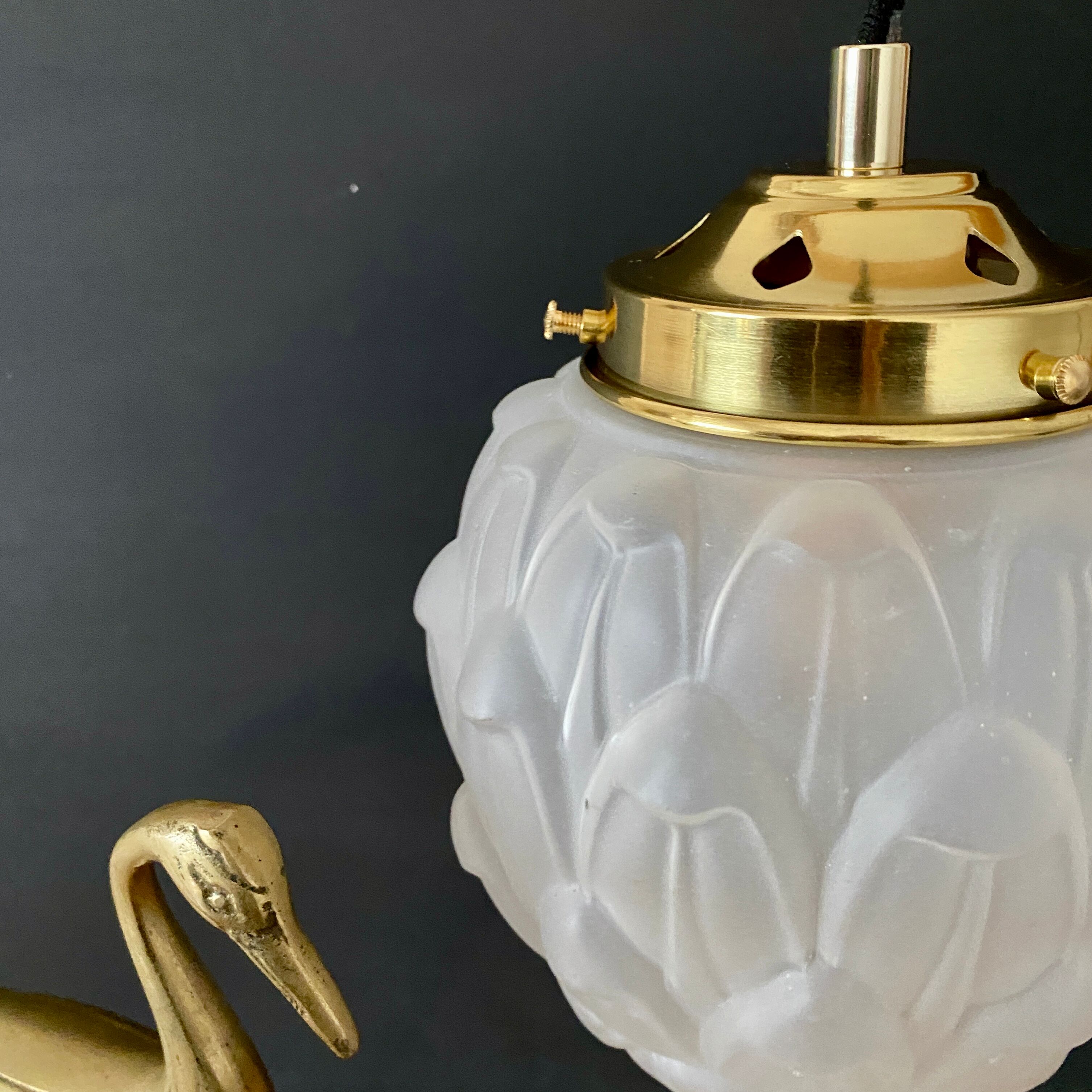 Vintage art deco globe pendant lamp in frosted glass