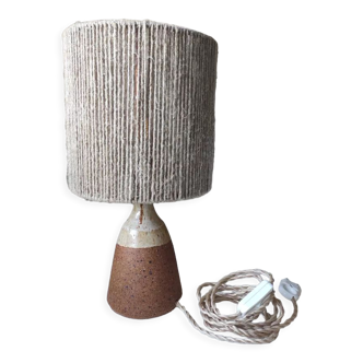 Lamp with sandstone foot