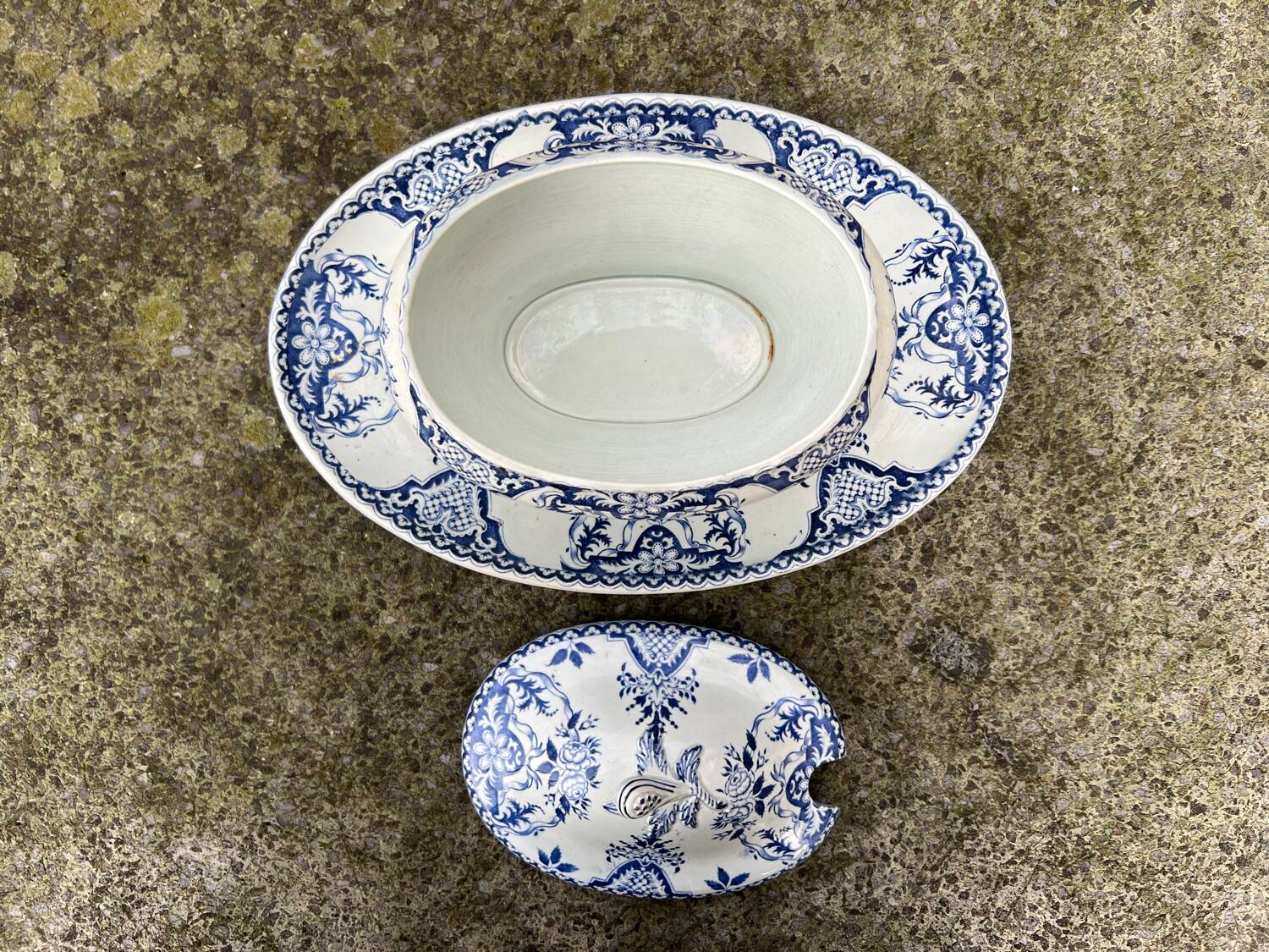 Gien - covered sauceboat