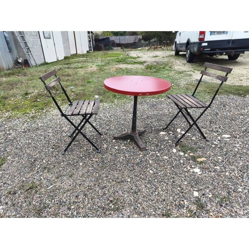 Bistro table + 2 folding chairs