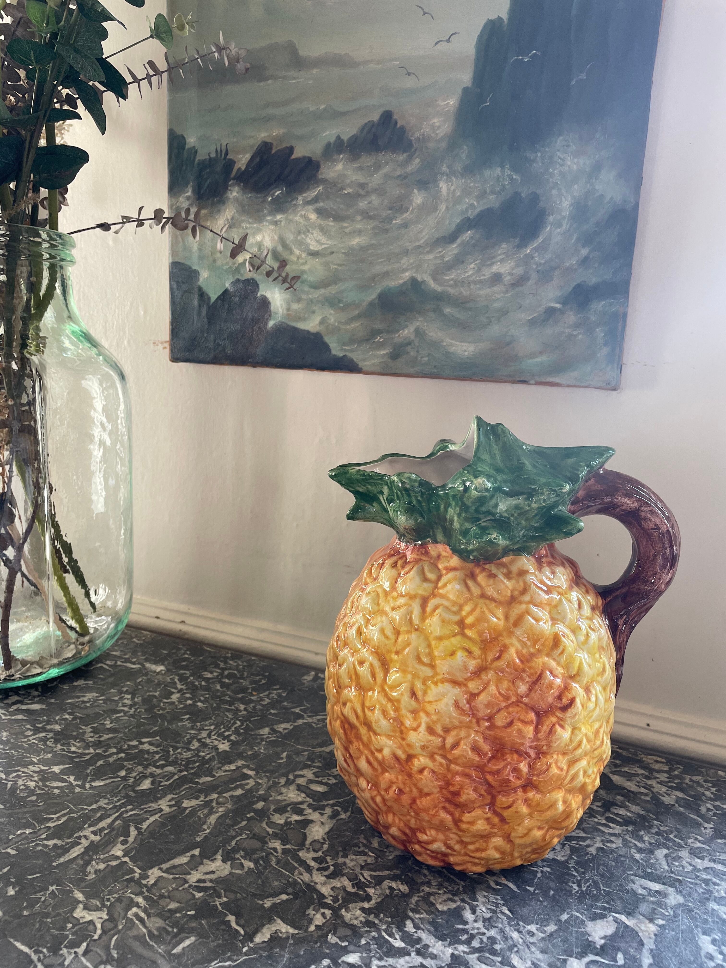 Pineapple pitcher dabbling