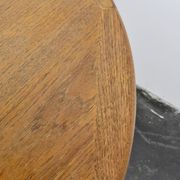 Table ronde extensible en teck danois des années 50.