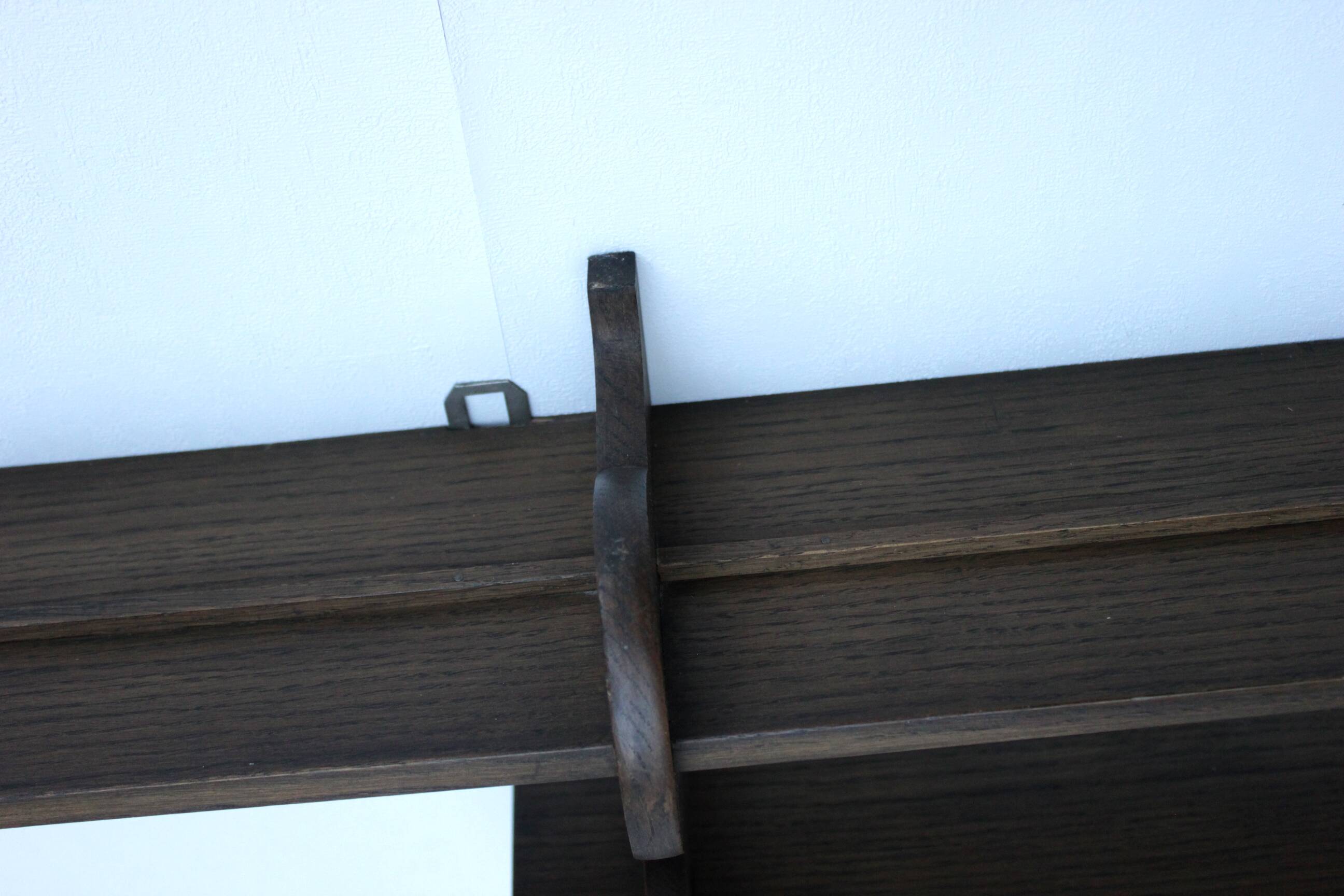 Étagère en bois pour assiette