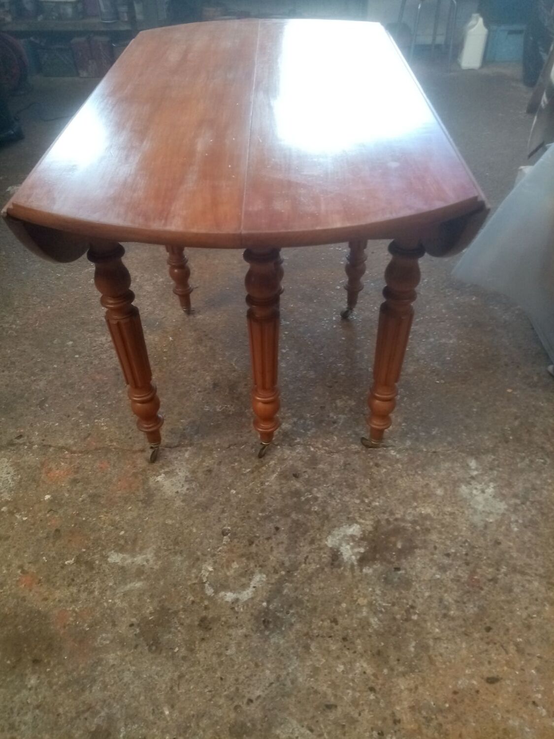 Six-legged round table in cherry wood from the late 19th century