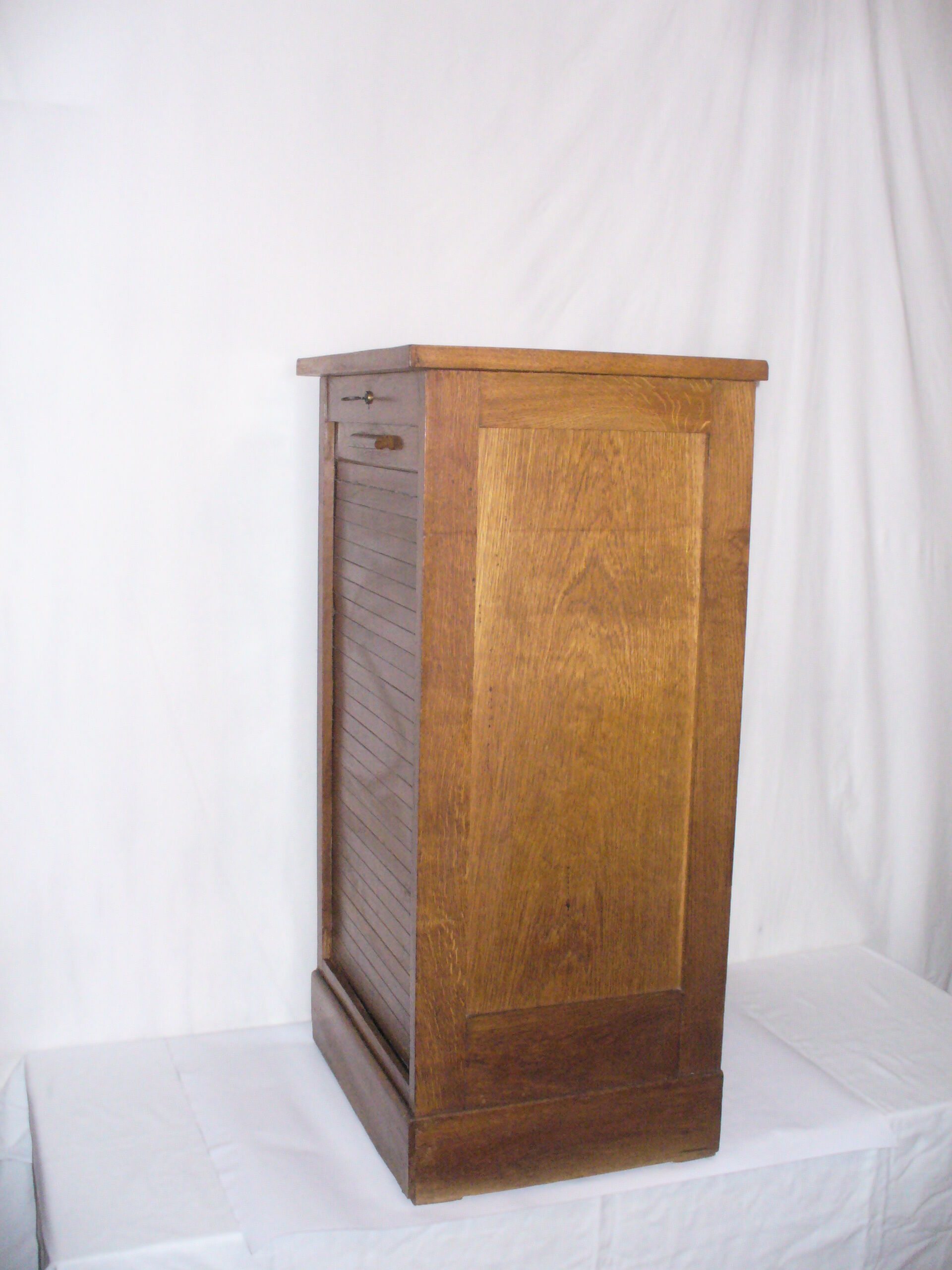 Meuble classeur à rouleaux des années 40