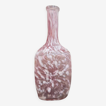 Vase ancien carré ou carafe en pate de verre soufflé ciselé style Clichy rose