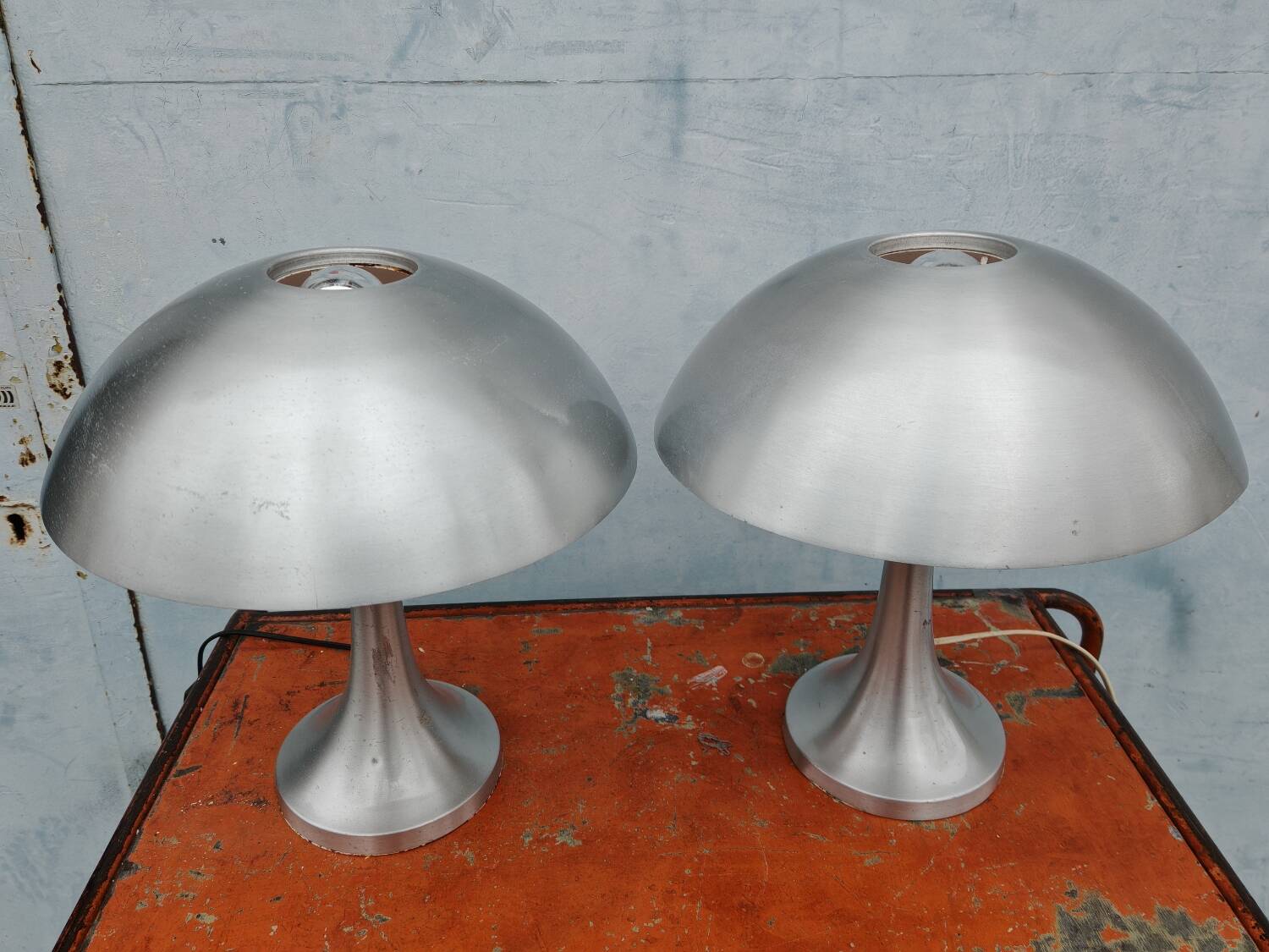 Pair of Philips aluminum mushroom lamps 70'