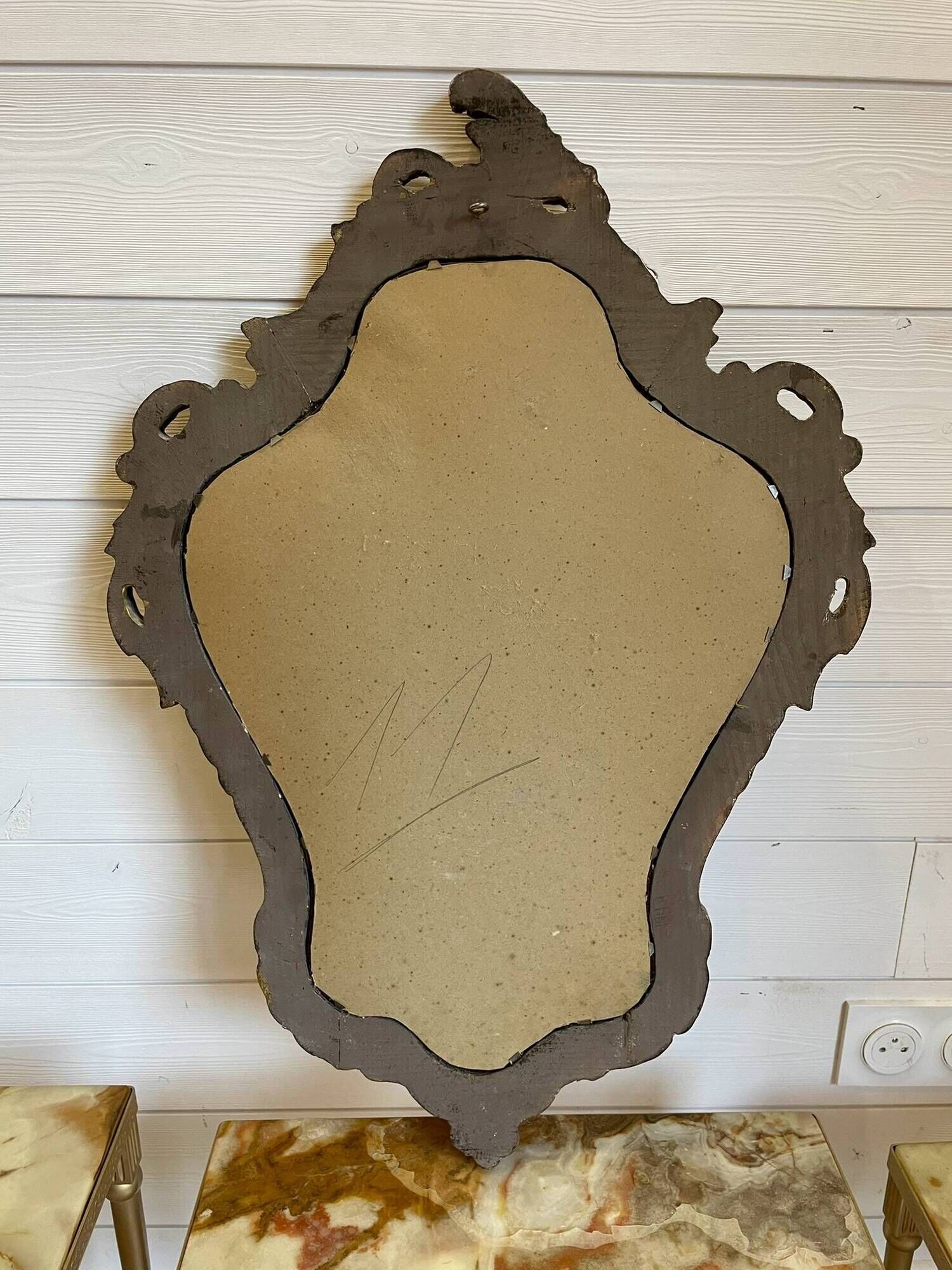 Vintage wall mirror in Louis XV / Baroque style – Carved wooden frame in gold.