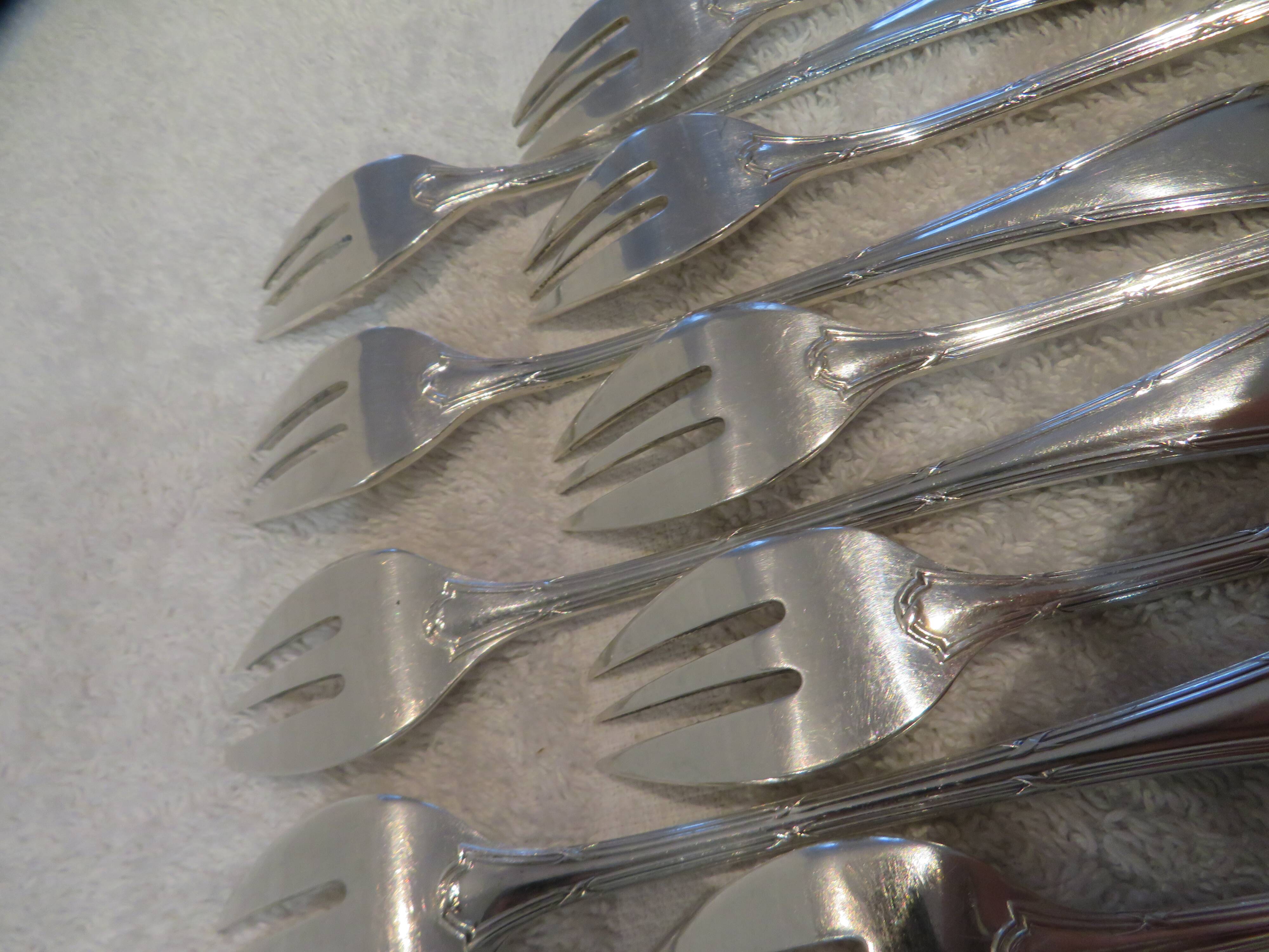 12 silver-plated oyster forks by Christofle Rubans Louis XVI