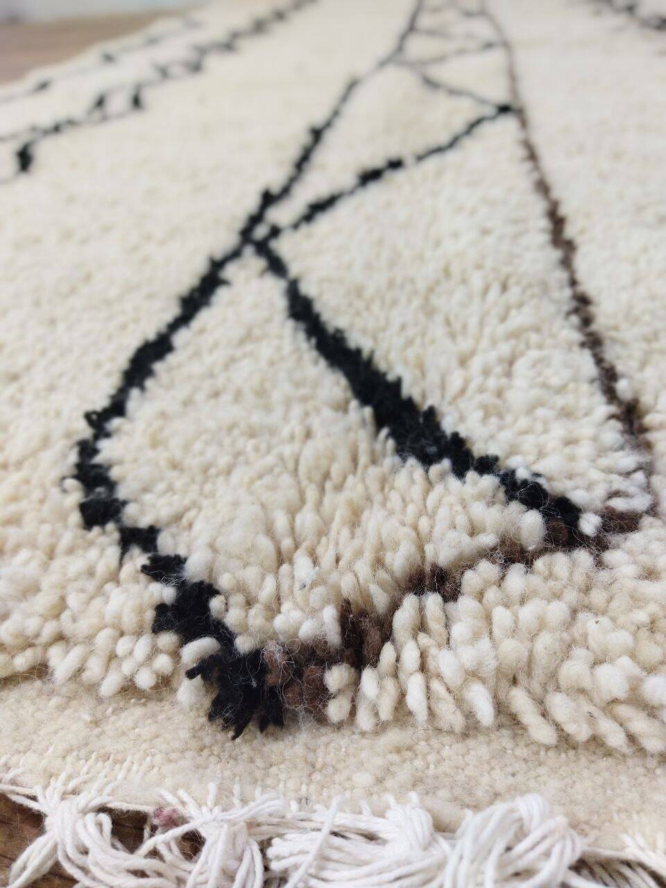 Handmade Moroccan Berber Rug 277 X 157 CM