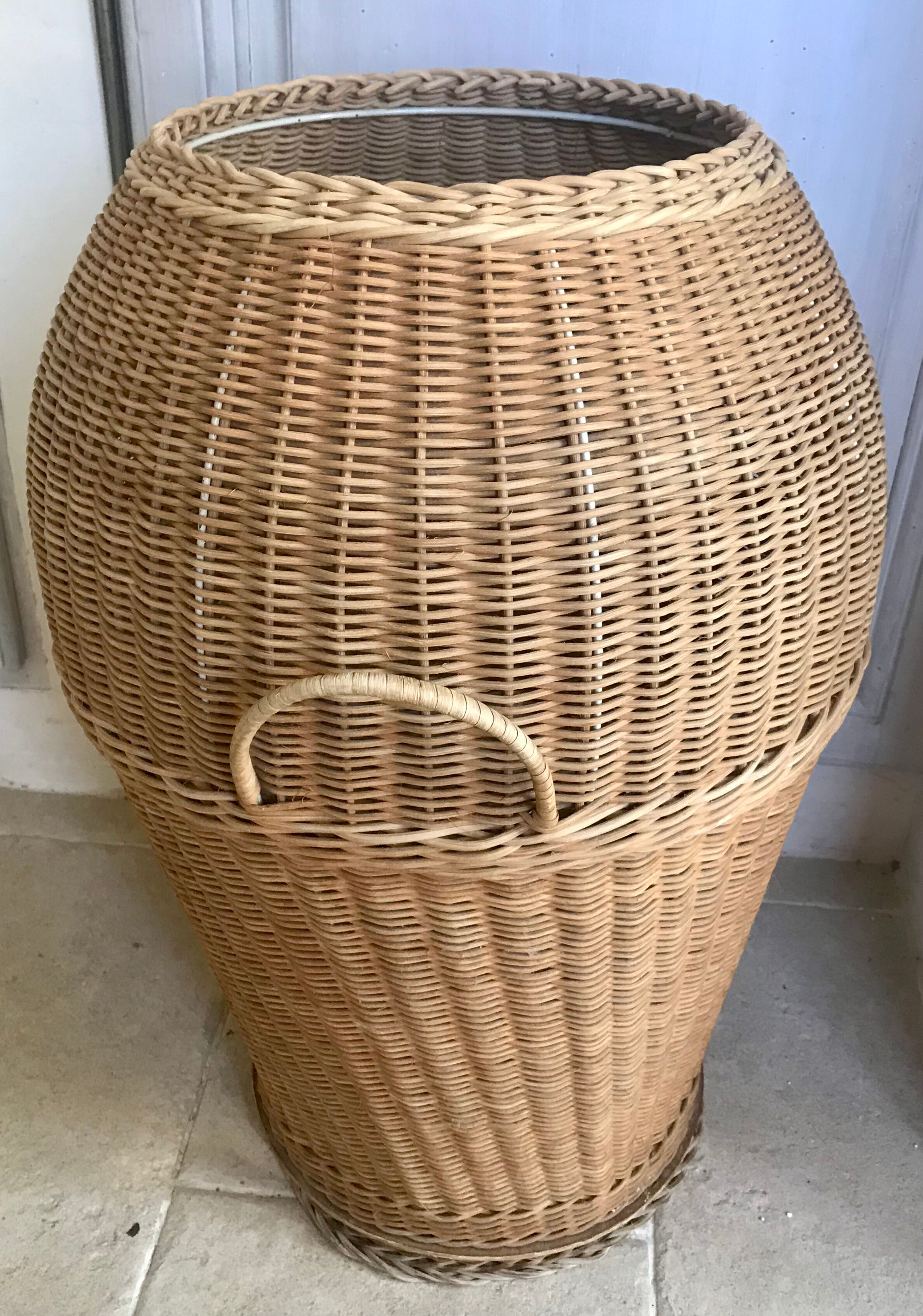 Vintage basket 67cm