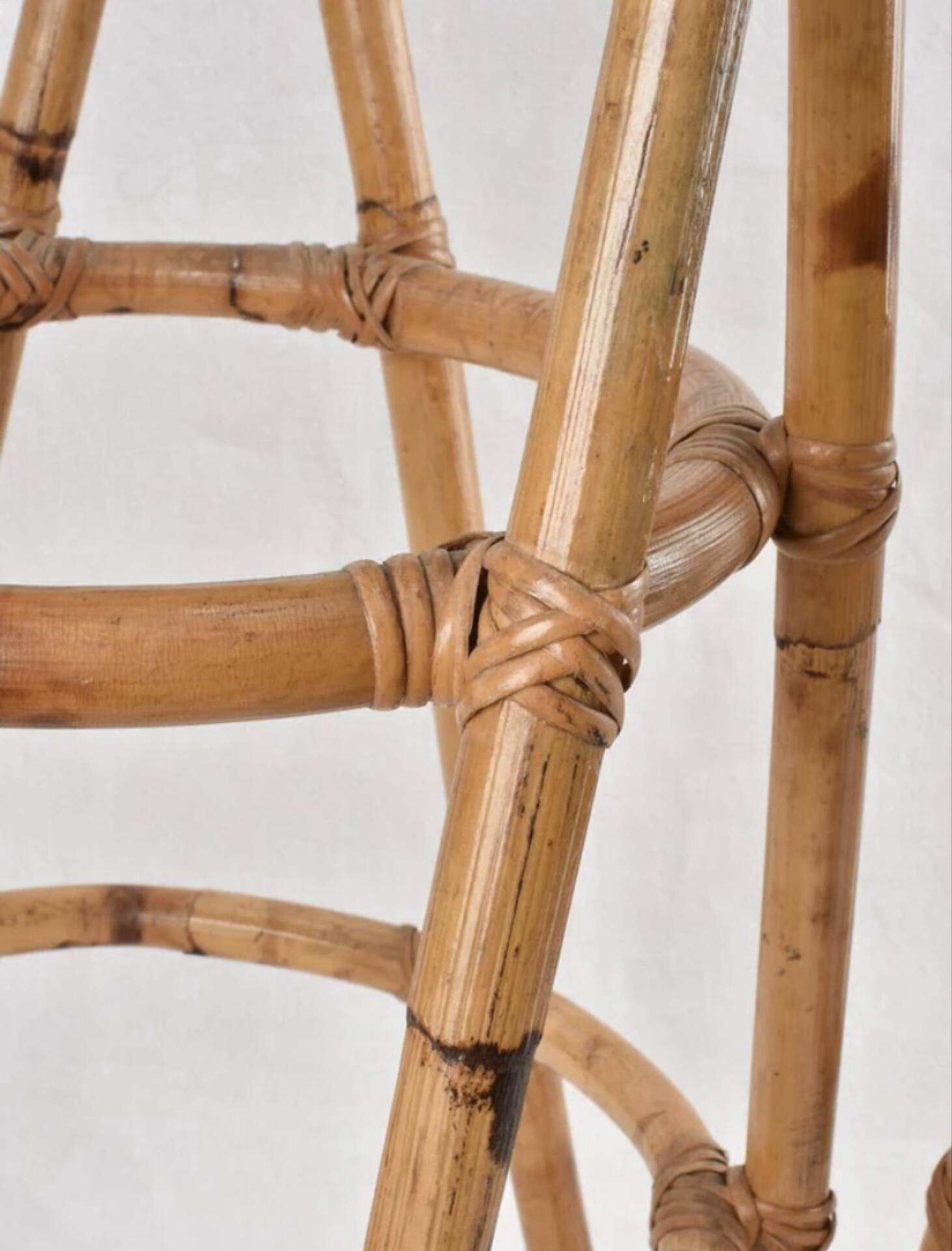 2 bar stools