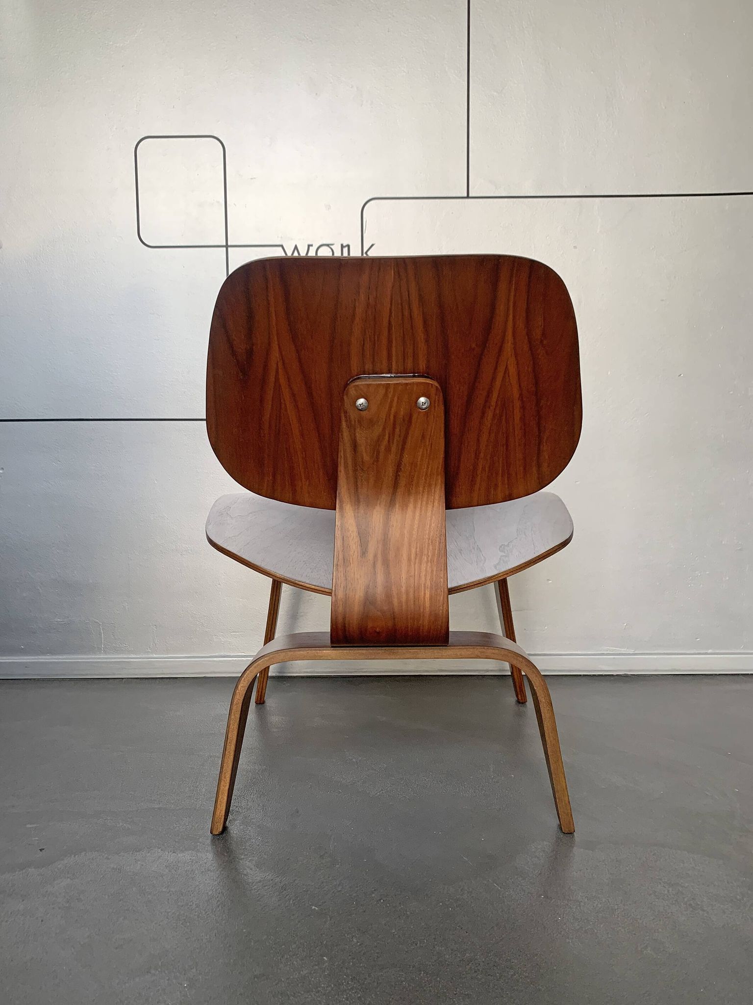 LCW LOUNGE CHAIR WOOD WALNUT BY CHARLES & RAY EAMES EVANS / HERMAN MILLER 1948-49