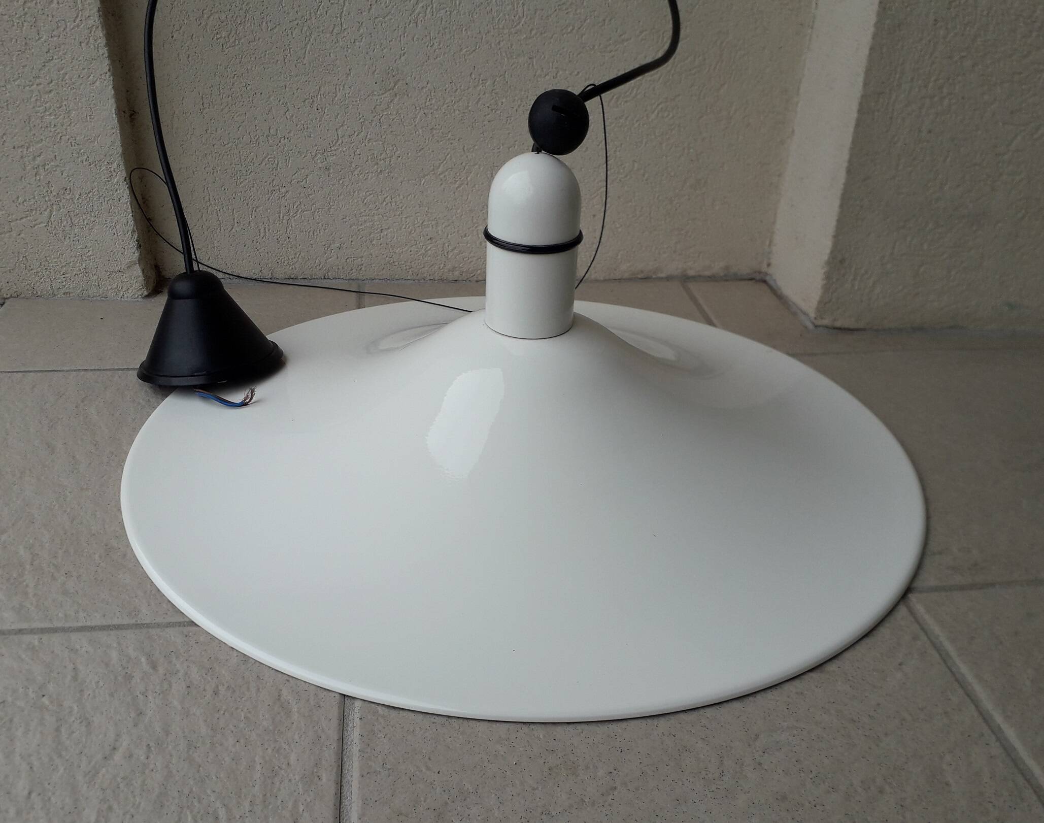 White Lita pendant light