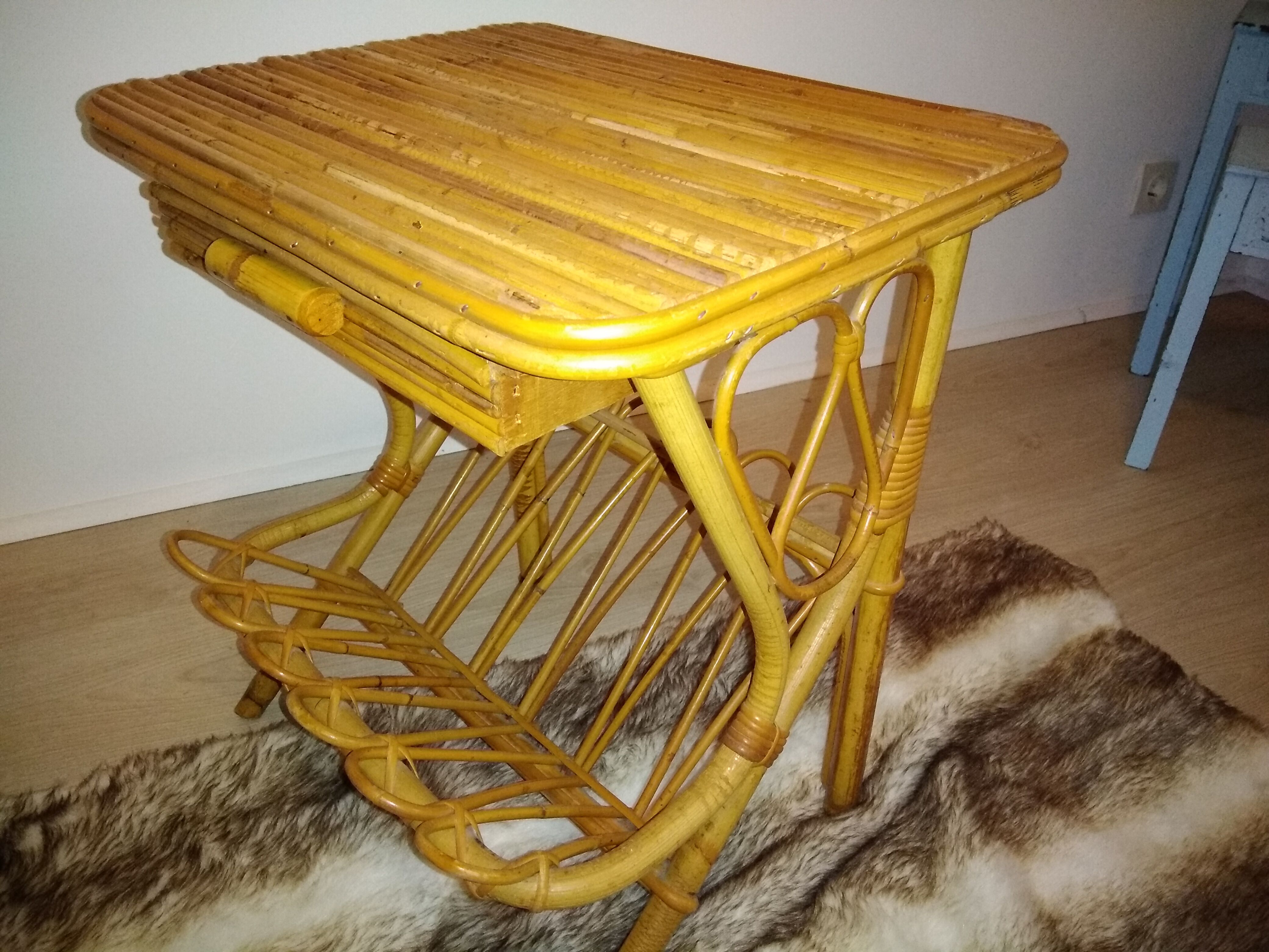 Magazine rack vintage rattan