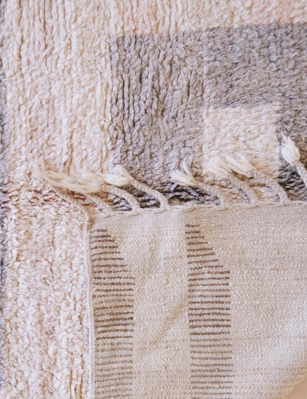 Contemporary Moroccan Rug - 266 x 162 cm