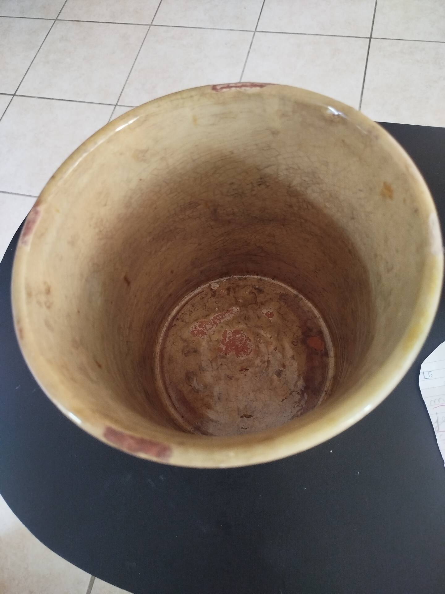 Pot to confit in earth