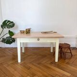 Table basse jaune en bois massif