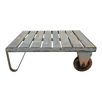 Table basse industrielle vintage en métal et bois