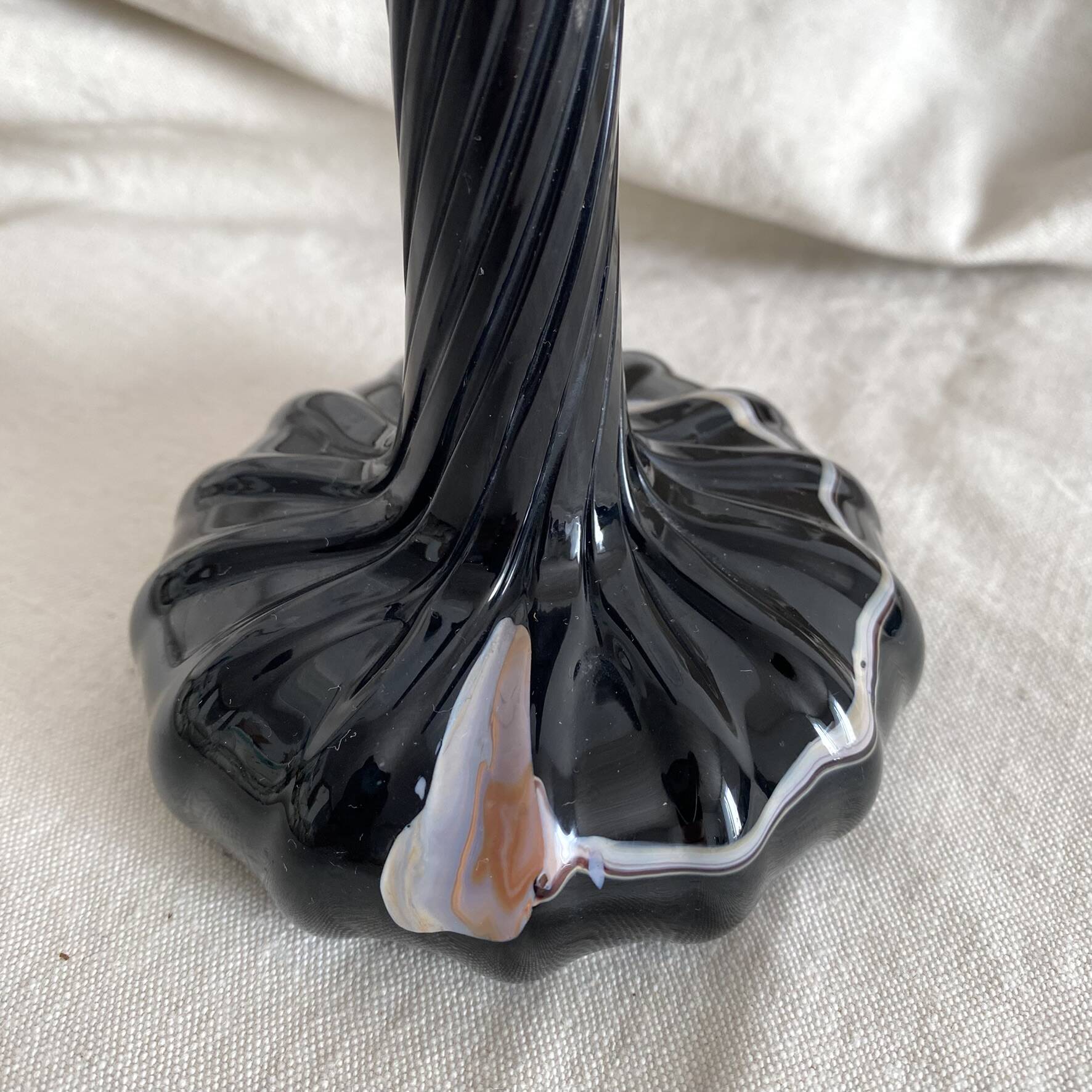 Single-flower vase in blown glass Maure-Vieil glassware
