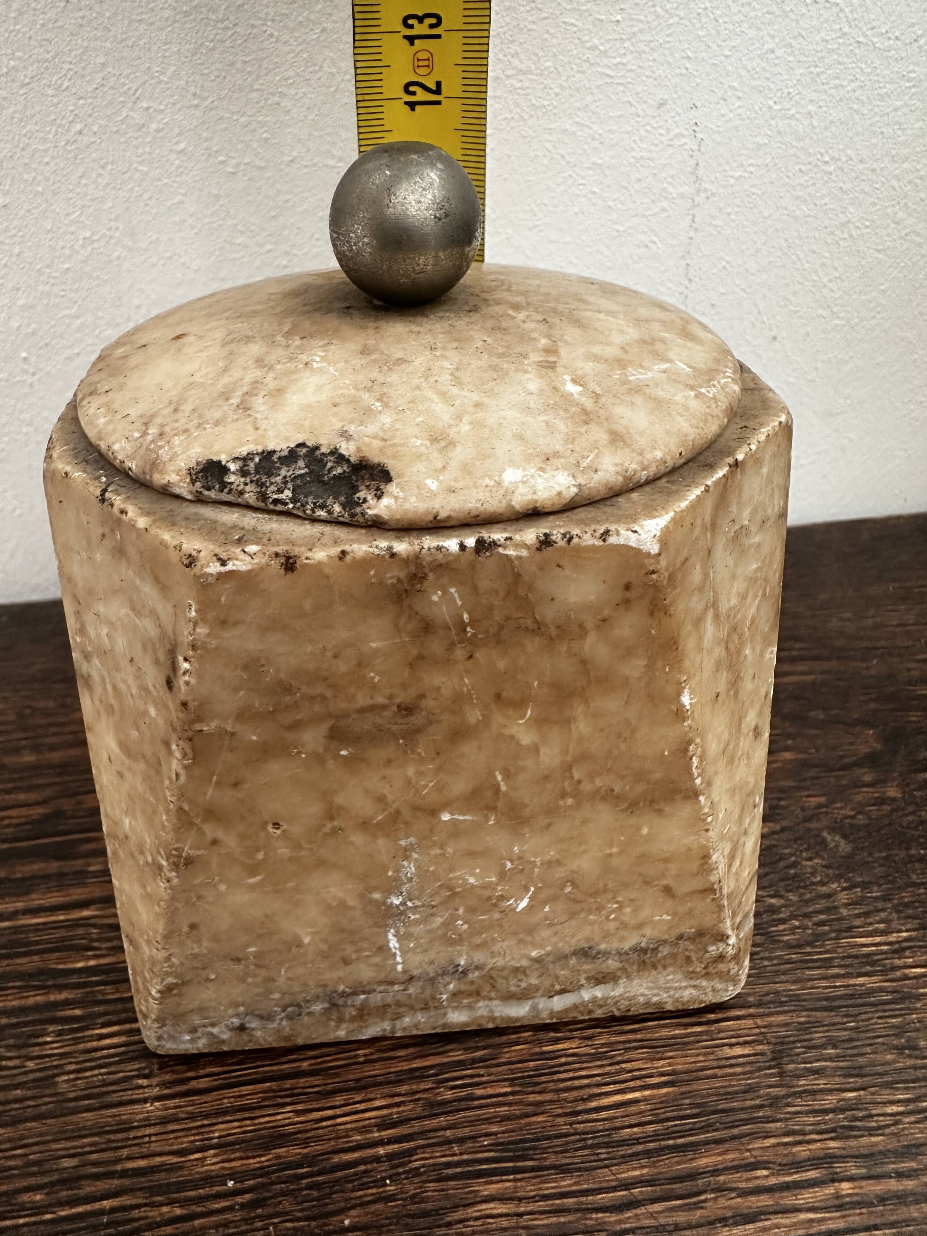 Art Deco marble snuffbox