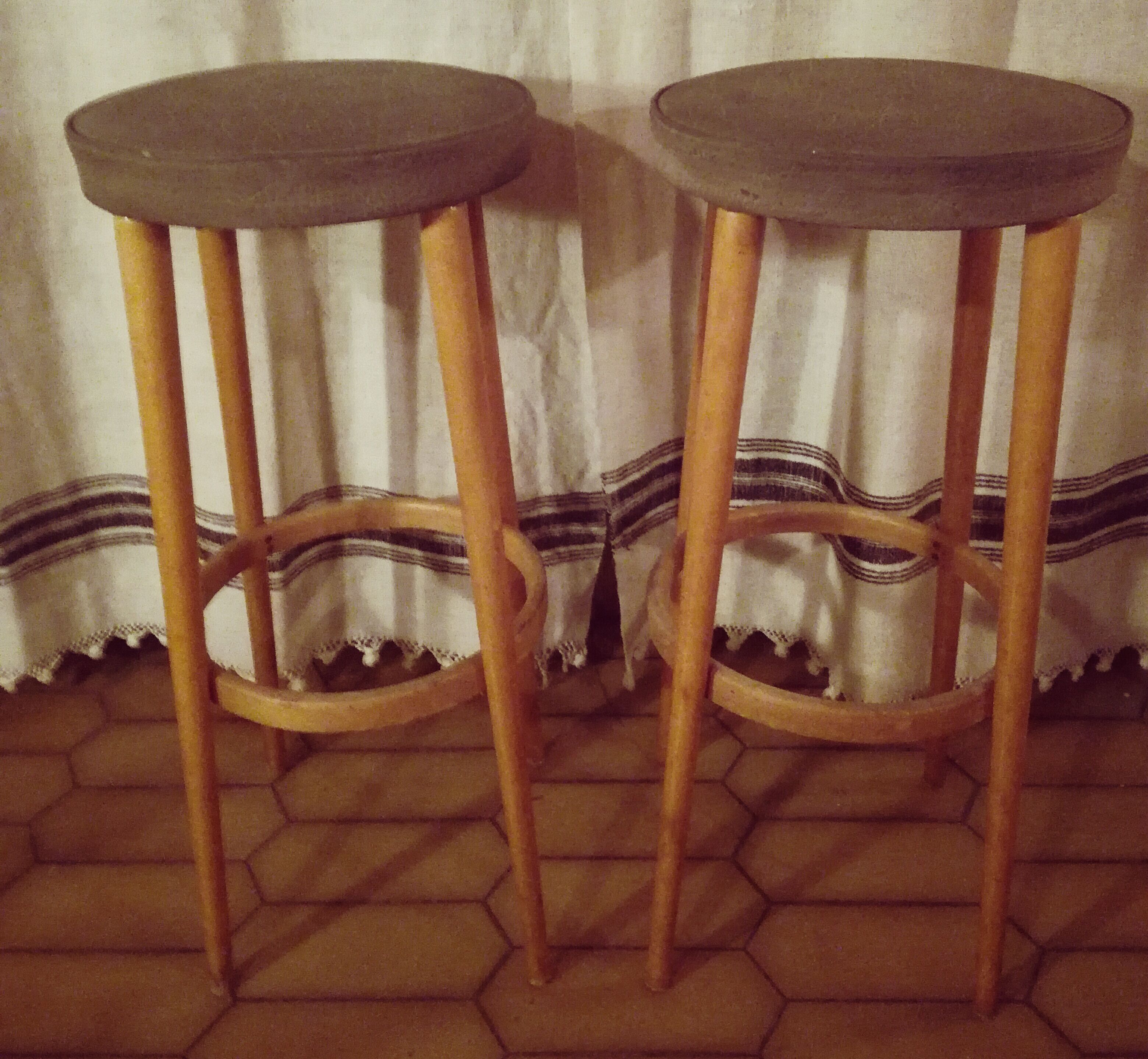 Tabourets bistrot rétro