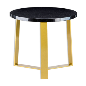 table basse avec un plateau