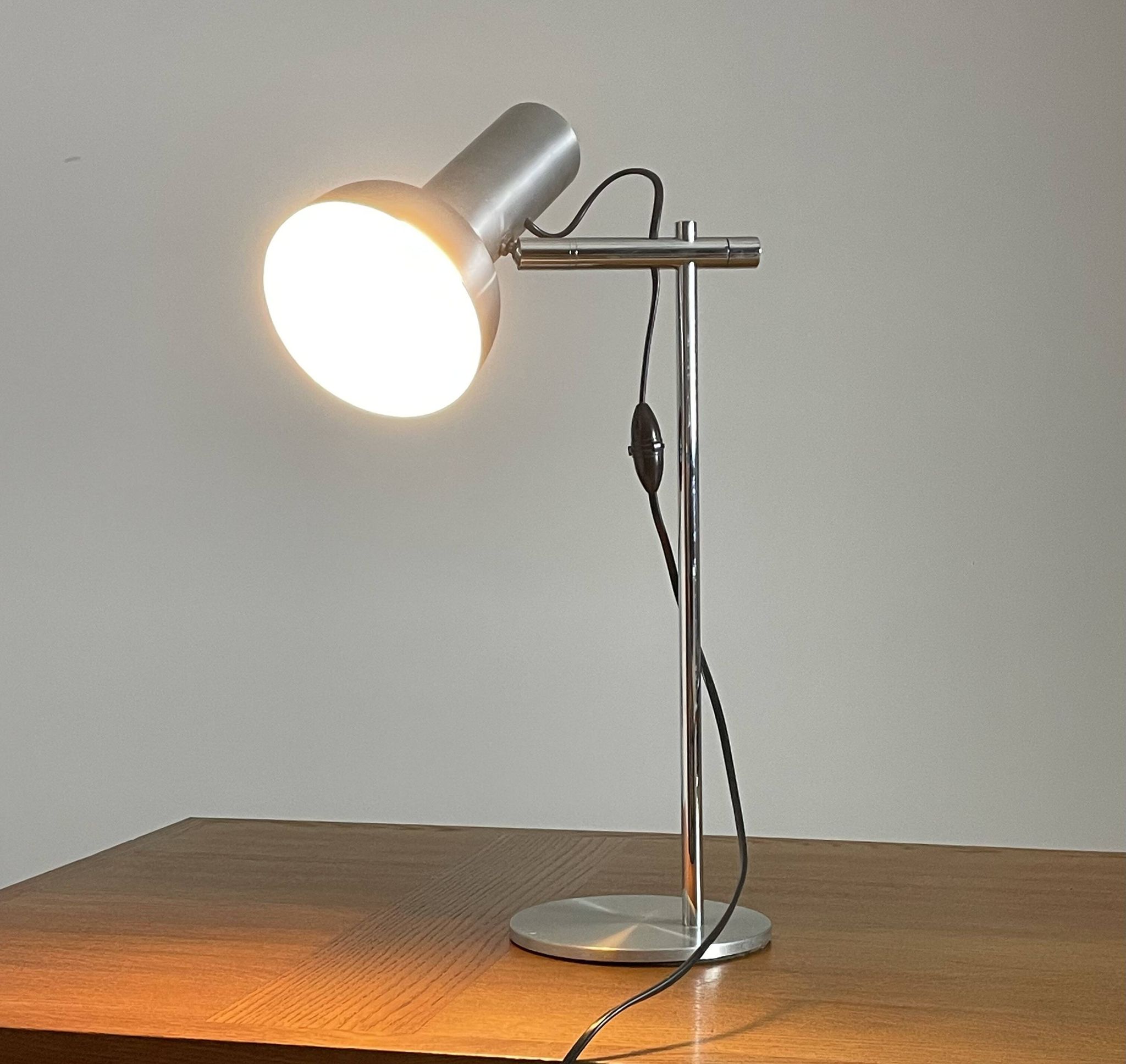 Lampe de bureau en métal des années 1970