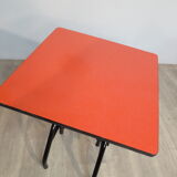 Foldable table in red formica