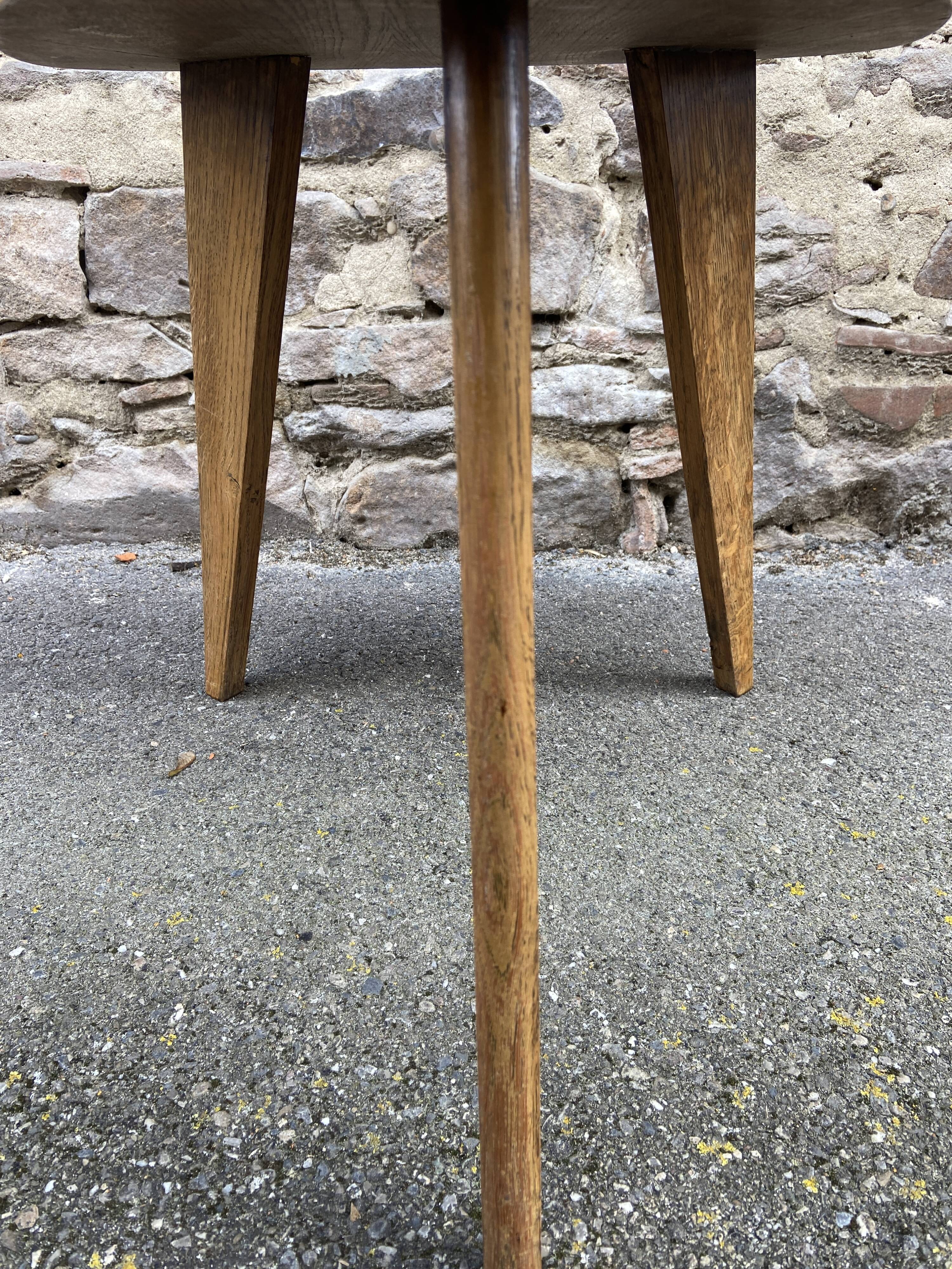 Vintage Art Deco design 50s gueridon coffee table Scandinavian tripod base