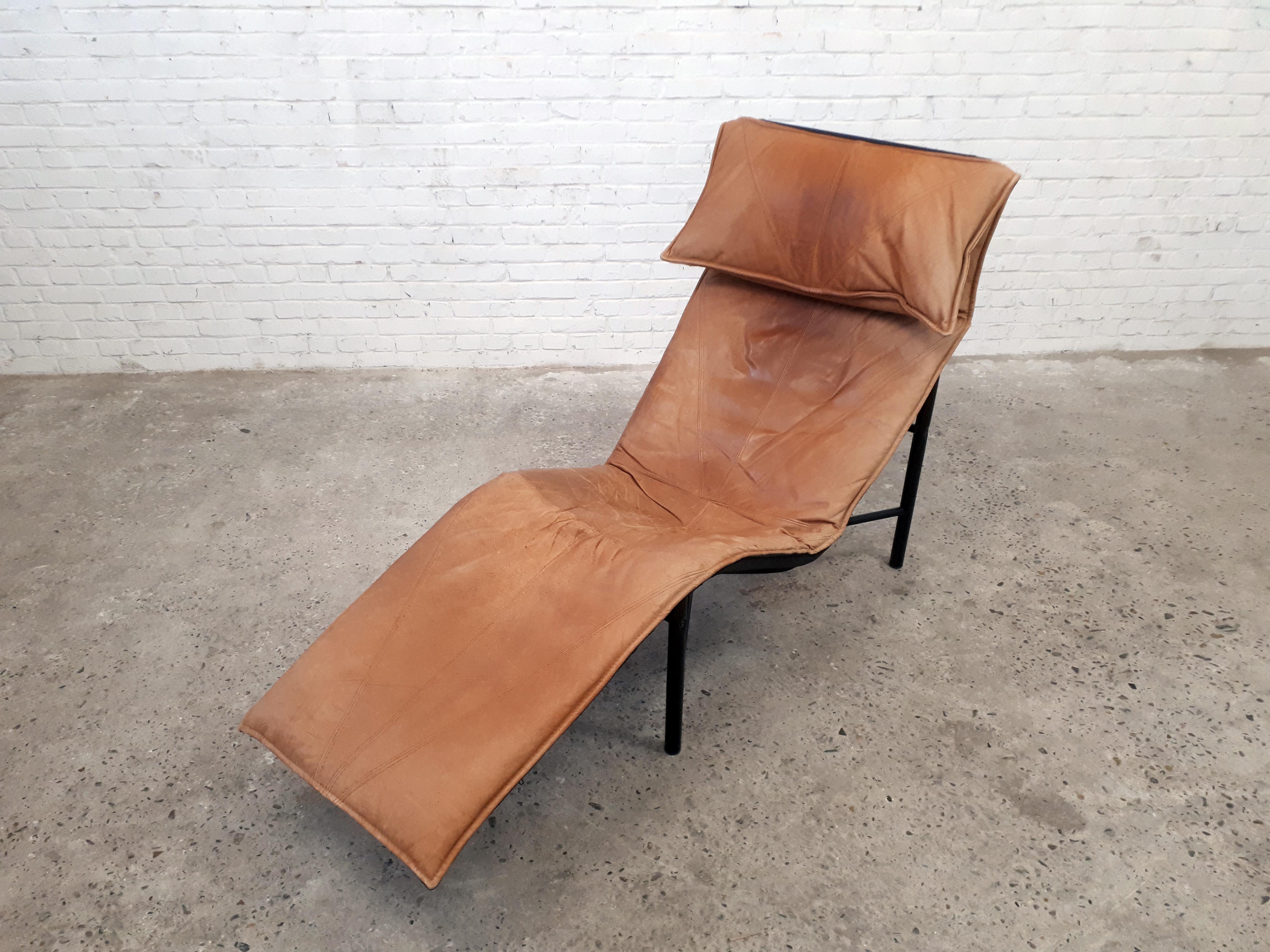 Cognac leather long chair, 'Skye' model by Tord Bjorklund, Sweden 1970s
