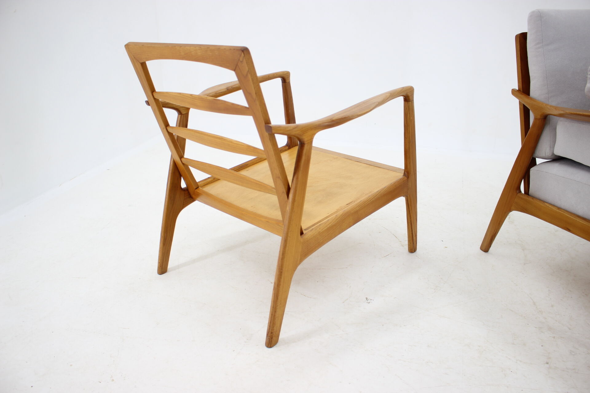 1960s Paire de fauteuils en hêtre par Drevotvar, Tchécoslovaquie