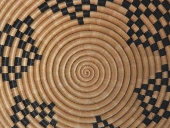 African mural basket