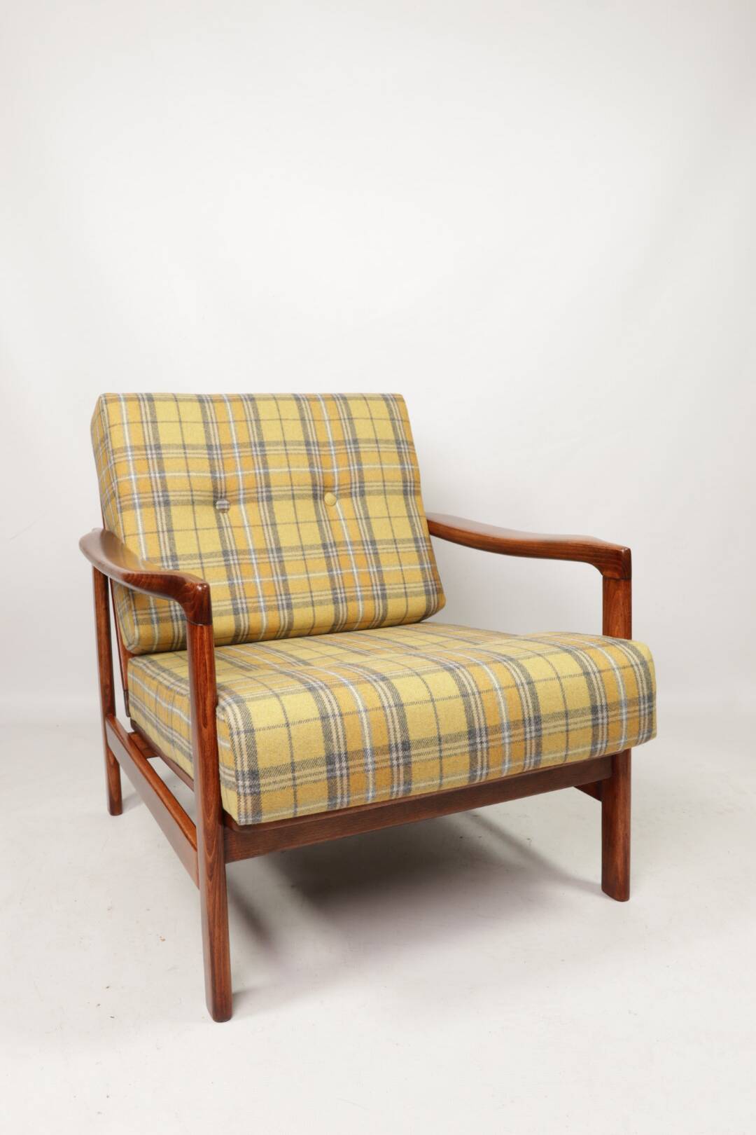 Fauteuil vintage Mid Century Design avec coussins en laine tartan jaune, Pologne, 1960