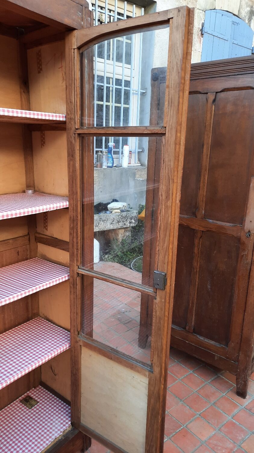 Art Deco style showcase