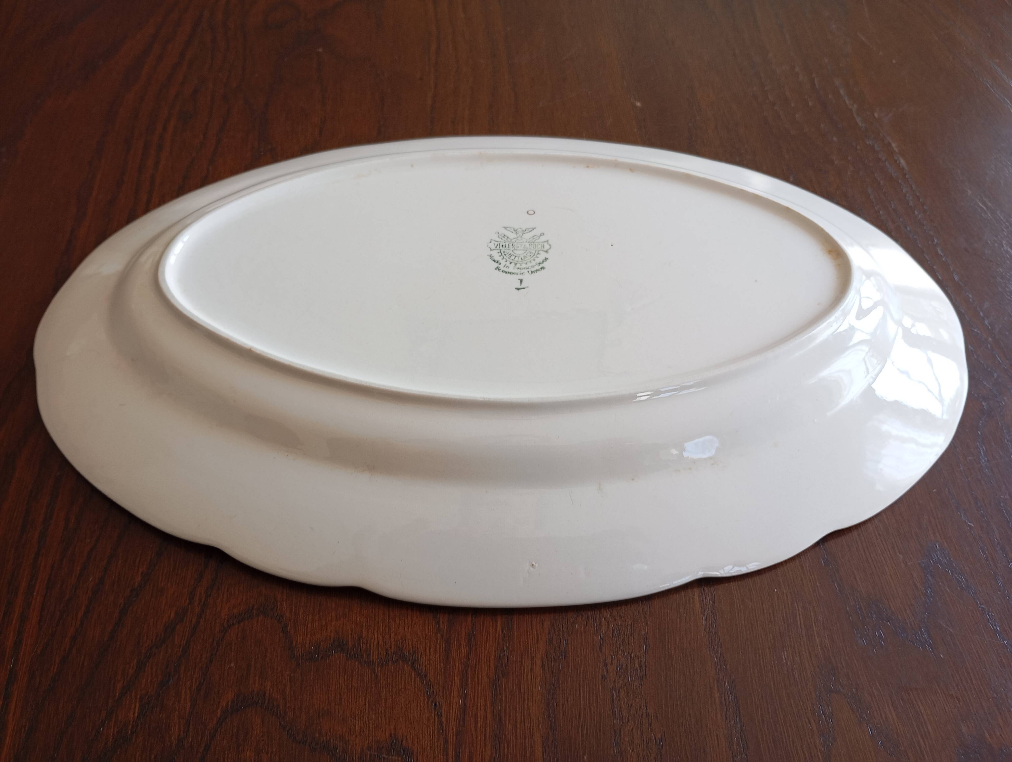 Villeroy & Boch Mettlach celadon and gold oval dish
