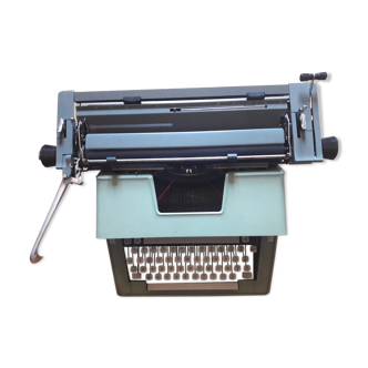 Typewriter from Remington International