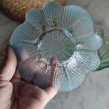 Flower-shaped glass bowls